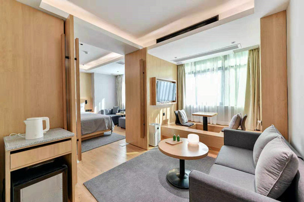 客房控製係統是一套簡單的控製程序？