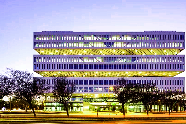 建築中智能樓宇自控係統的優勢！(圖1)